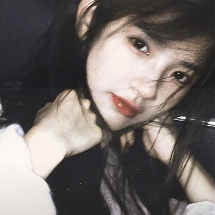 冰属性男子与酷酷女同事
